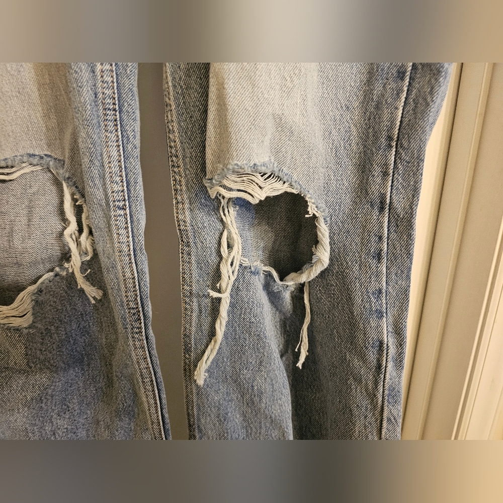 NWOT Levi's Superflow Blue Jeans. Size: 26W 32L - Picture 5 of 10